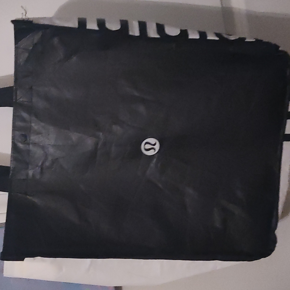 Lululemon bag